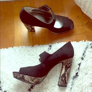 Snake skin heels size 6!